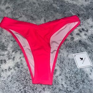 cheeky bikini bottoms